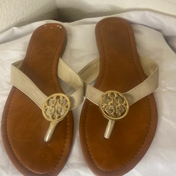 LOT OF SANDALS SIZE 8 - Picture 5 of 9